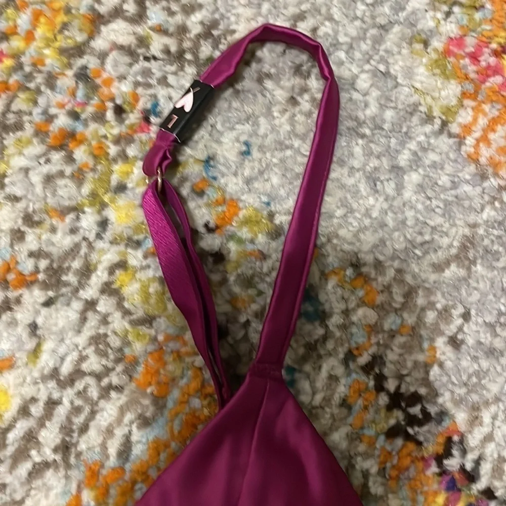 𝅺Victoria’s Secret Triangle Shaped Bra Size L